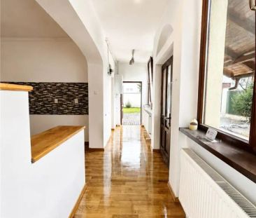 Casa individuala, inchiriere, semicentral, Brasov - Fotografie 1