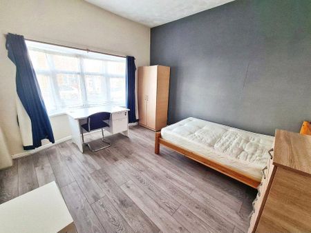 6 bedroom house to rent - Photo 4