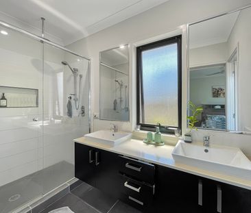 10 Holland Street, Landsborough QLD 4550 - House For Rent | Domain - Photo 4