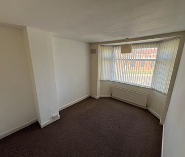 3 Bed Terraced House, Poitiers Road, CV3 - Photo 4