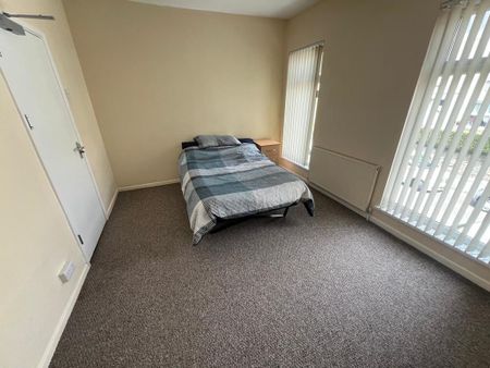 3 bedroom house share to rent - Photo 4