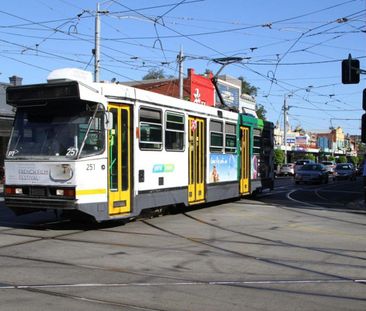 1/3 Derby Parade, CAULFIELD NORTH, VIC - Photo 5