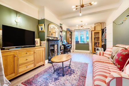 3 bedroom semi-detached house to rent - Photo 3