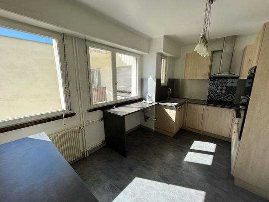 Location Appartement 4 pièces 97m² - Photo 1