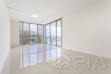 Spacious 2 Bedroom Apartment with Study & 2 Car Spaces! - Photo 4