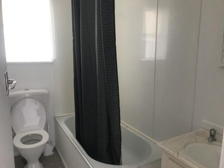 Central one bedroom unit - Photo 3