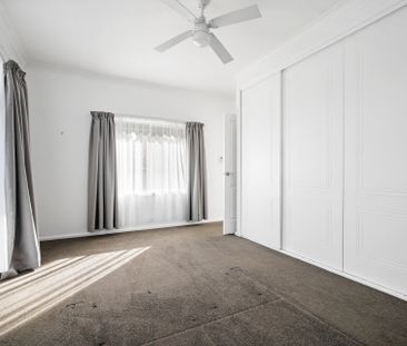 6 Fisher Street, Wendouree - Photo 2