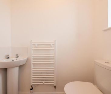 2 bedroom terraced house to rent - Photo 4
