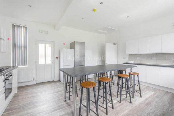 1 bedroom in a house share to rent - Photo 1