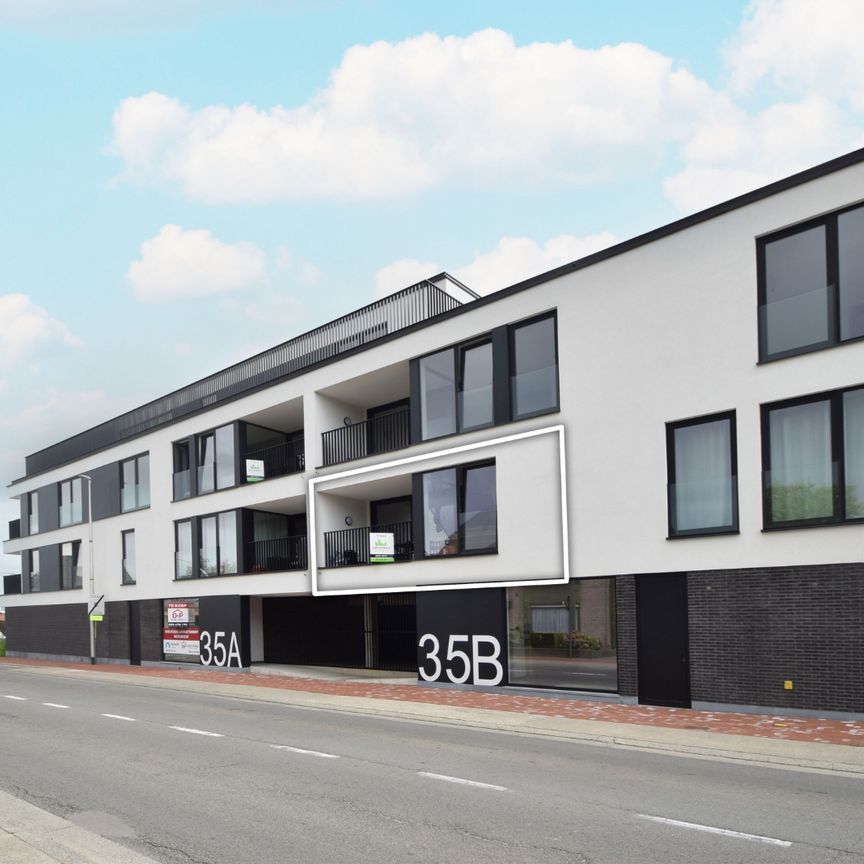 Makkelijk bereikbaar appartement met 2 slaapkamers vlakbij het centrum - Photo 1