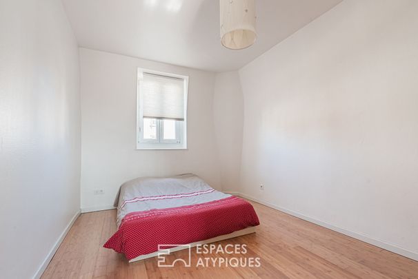 Rez-de-chaussée dans une maison de maître - Photo 1