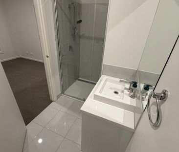 Altona North - Photo 3