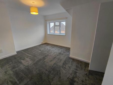 Westfield Place, Yeovil - Photo 3