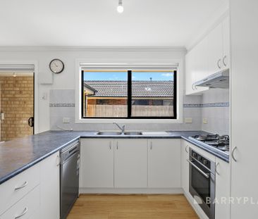 Beautifully Presented Family Home with Space to Enjoy! - Photo 3
