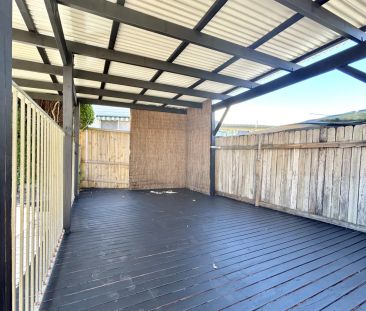 Beautifully renovated double-storey home perfect for growing families - Photo 5