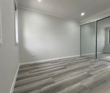 Brand New 5 Bedroom Family Home - Photo 3