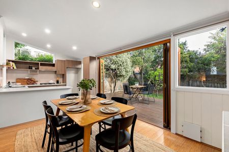 8 Finsbury Street, Flemington VIC 3031 - Photo 2