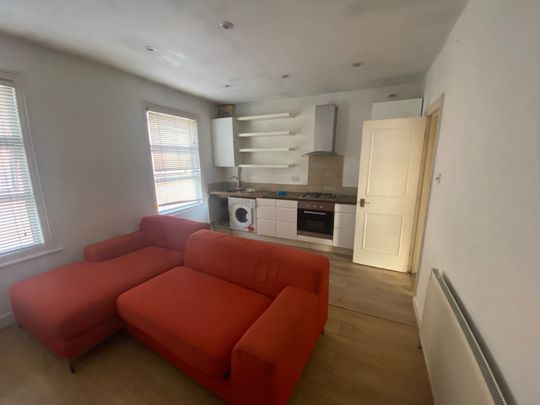 1 Bed Flat, Evelyn Street, SE8 - Photo 1