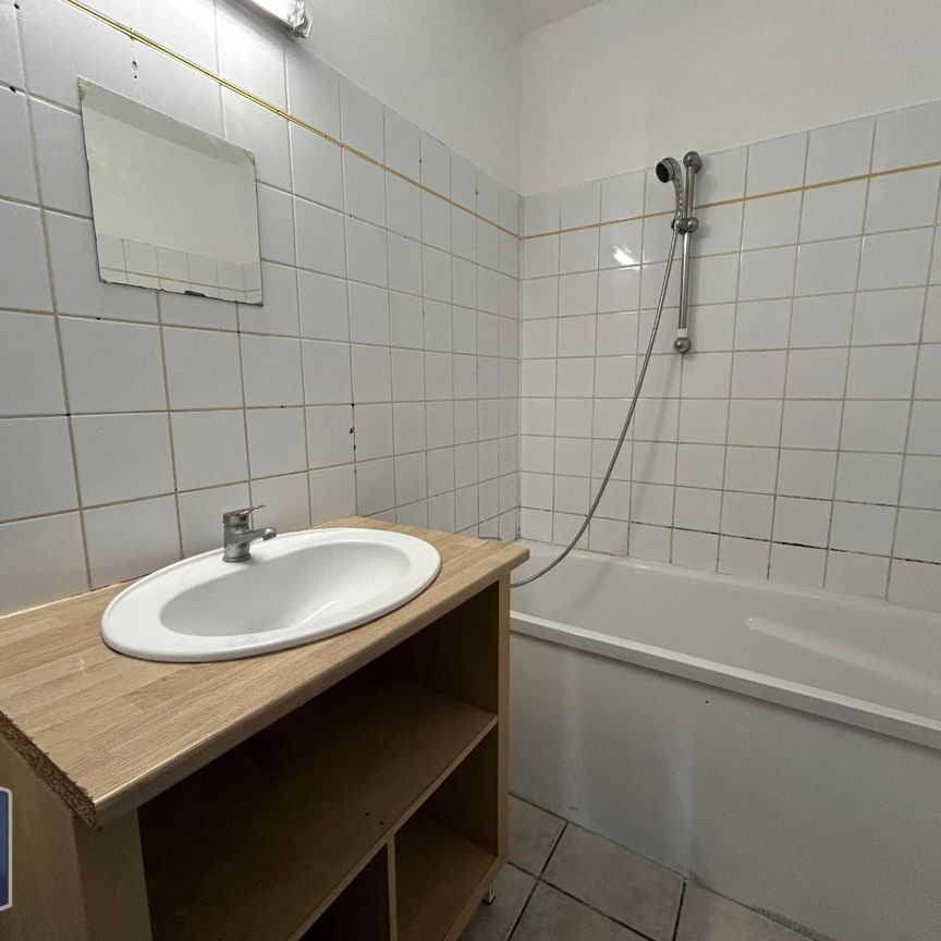 Location Appartement 3 pièces 46m² CARPENTRAS 84200 - Photo 1