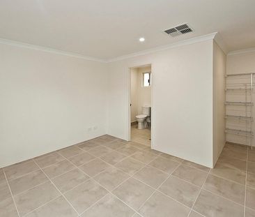 3 Tuart Avenue, Mandurah WA 6210 - House For Rent | Domain - Photo 4