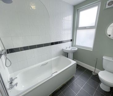 4 bedroom terraced house to rent - Photo 2