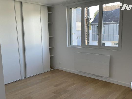 A LOUER VANNES EST MAISON T5 DE 109,07 m² avec jardin clos, LIBRE - Photo 1