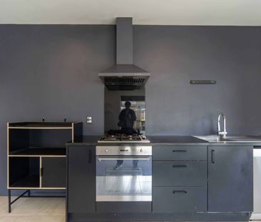 Upmarket Executive Home - Photo 3