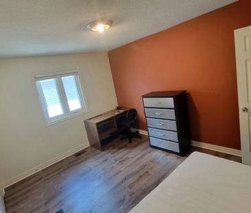 PROVATE ROOMS IN THE GTA FOR RENT: Student FemaIe ideal - Photo 2