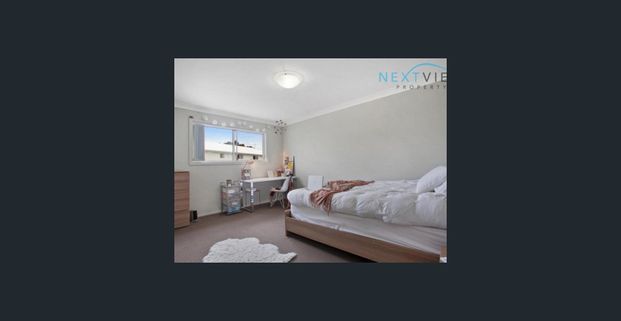 GIGANTIC TOWNHOME! - Photo 1