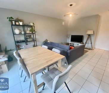 Location Appartement 4 pièces 74m² WAMBRECHIES 59118 - Photo 3