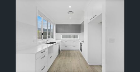 Near New Villa! - 3 Bed, 2 Bath, 2 Car - Photo 3