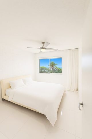 2 x 2 x 1 UNIT- COASTAL LIVING AT IT'S BEST- STEPS FROM THE BEACH - Photo 2