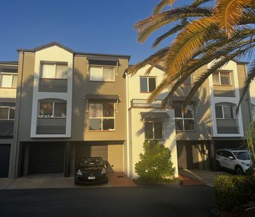 35/82-86 Limetree Parade, 4216, Runaway Bay Qld - Photo 4