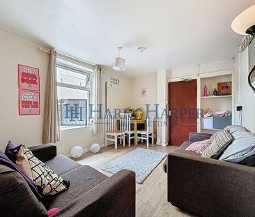 5 bedroom end of terrace house to rent - Photo 3