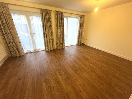 3 bedroom end of terrace house to rent - Photo 2