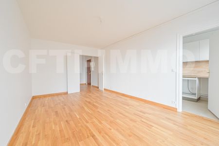 Location Appartement 2 Pièce(s) PARIS 7EME ARR. (75007) - Photo 2