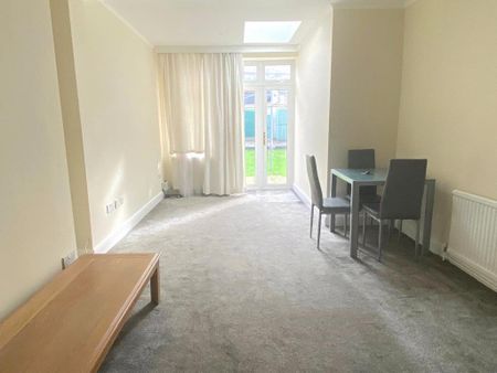 3 bedroom semi-detached house to rent - Photo 2