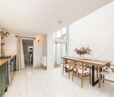 2 bedroom terraced house to rent - Photo 4