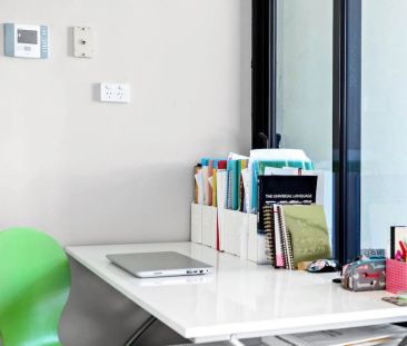 Luxury Apartment with Resort-Style Amenities in Prime City Location - Photo 5