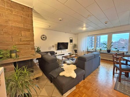 Großzügige 5-Zimmer-Wohnung mit Einbauküche, Kamin und Balkon in Bockum-Hövel - Photo 4