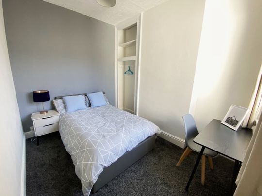 Room in a Shared House, Milford Street, M6 - Photo 1