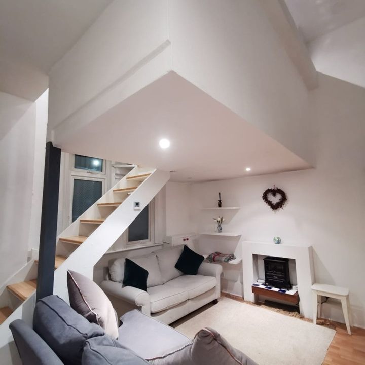 1 Bed End Terrace, Miller Road, SW19 - Photo 1