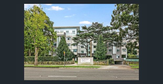 Quiet Garden-Facing Apartment in the Heart of St Ives – Walk to Shops & Park - Photo 1