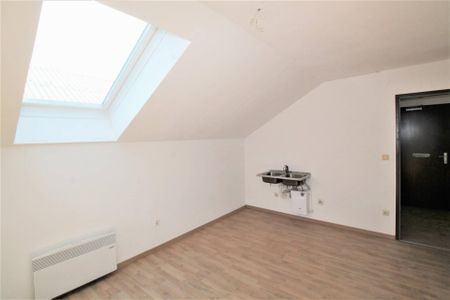 Großzügig angelegte Singlewohnung im Dachgeschoss - Photo 5