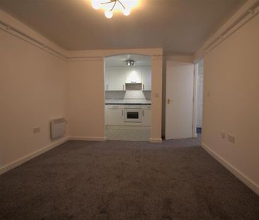 2 bedroom apartment to rent - Photo 6