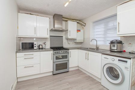 Duncan Close, Welwyn Garden City, Hertfordshire, AL7 3XP - Photo 5