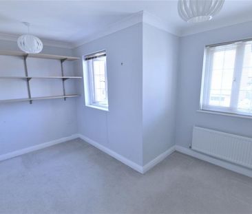 3 Bedroom Terraced To Let - Photo 3