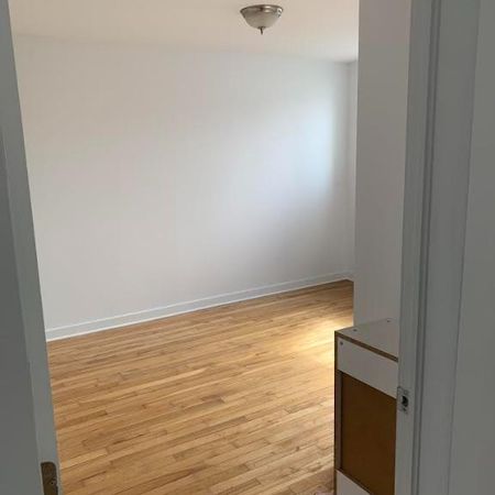Logement 5 ½ demi-sous-sol | Chomedey, Laval - Photo 4