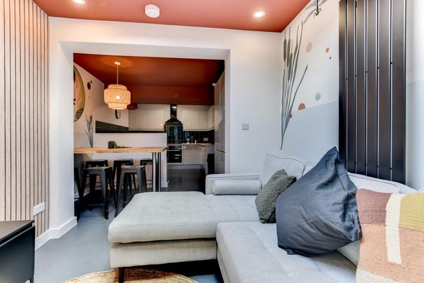 1 bedroom in a house share to rent - Photo 1