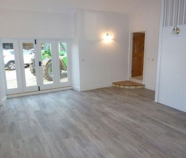 2 bedroom barn conversion to rent - Photo 2
